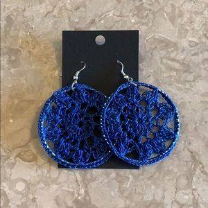 Navy blue crochet round earring